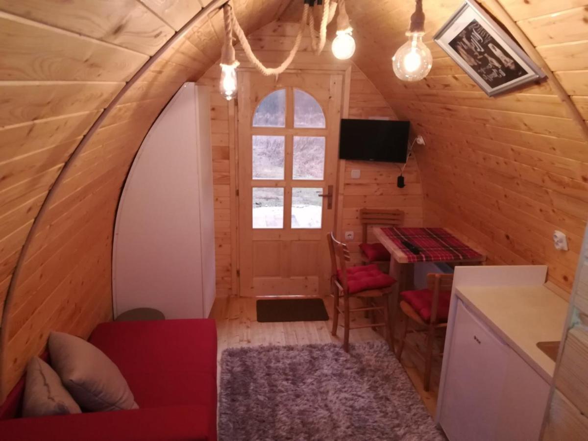 Vila Jelena - Bungalov Crni Vrh Luaran gambar