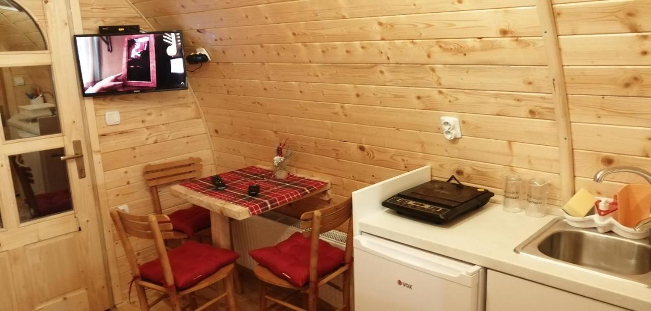 Vila Jelena - Bungalov Crni Vrh Luaran gambar