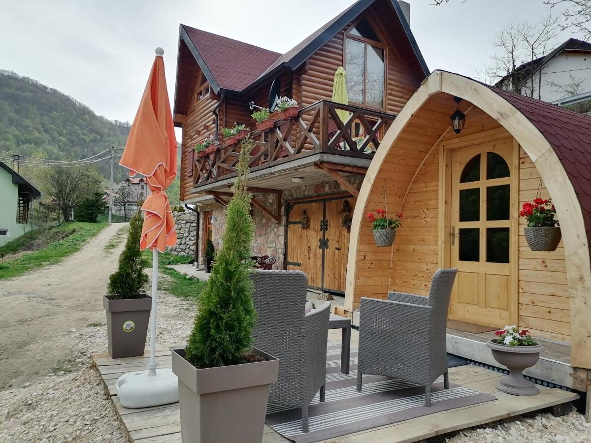 Vila Jelena - Bungalov Crni Vrh Luaran gambar