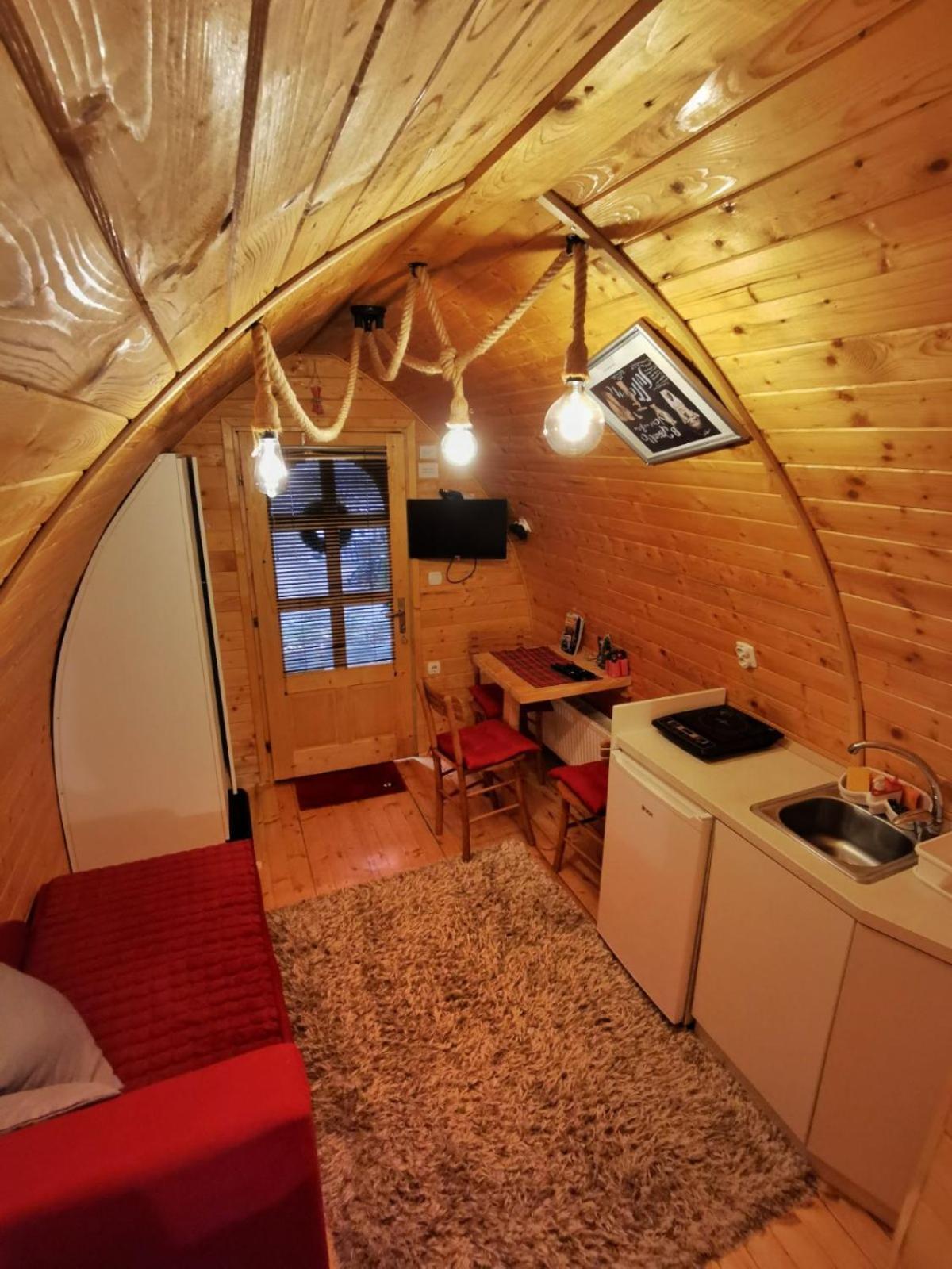Vila Jelena - Bungalov Crni Vrh Luaran gambar